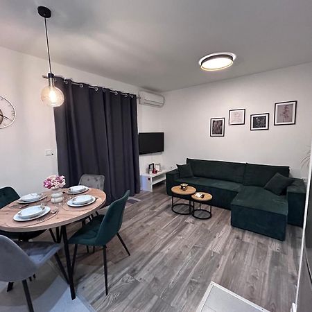 Appartamento Apartman Zen Kaštela Esterno foto