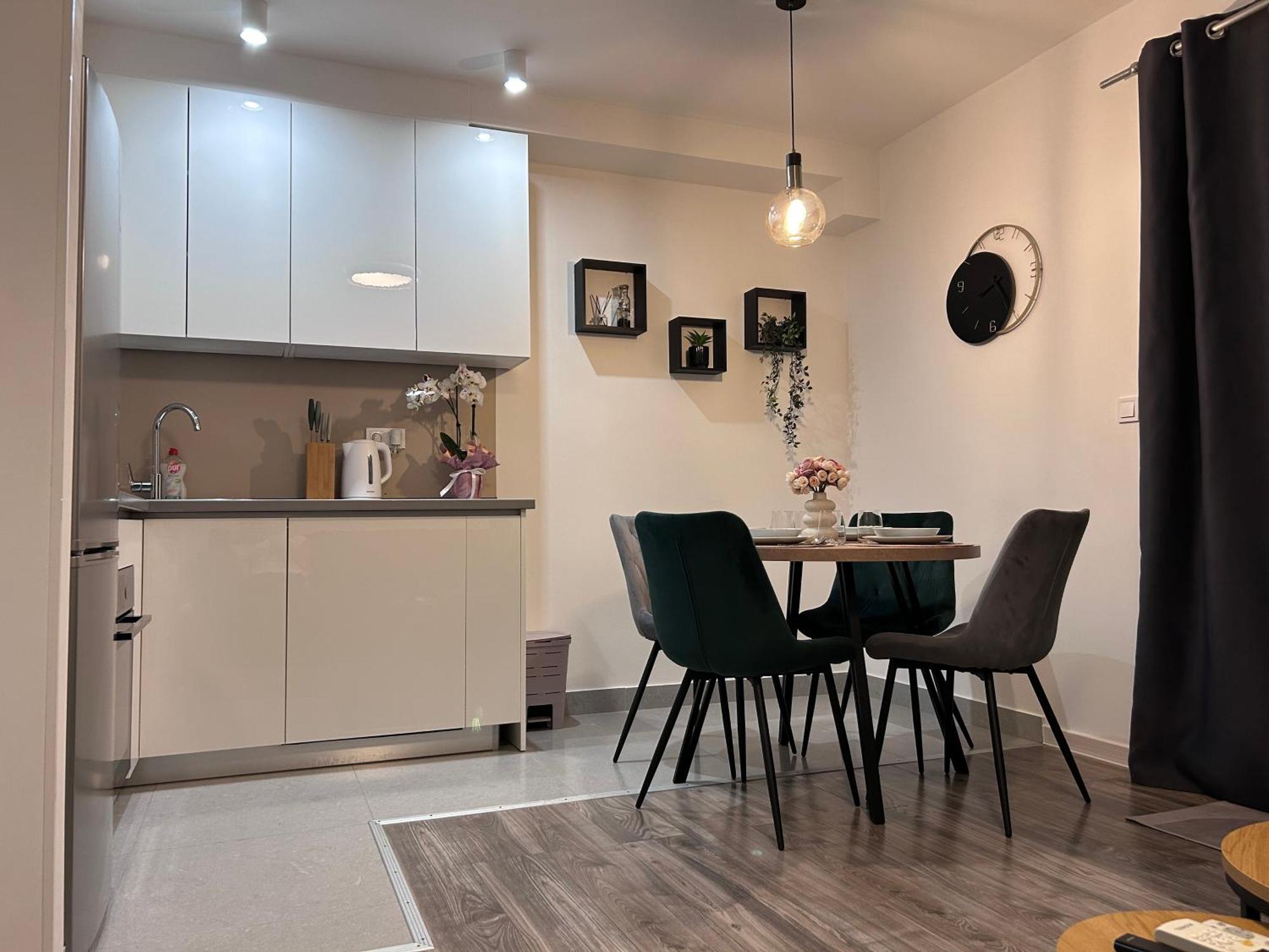 Appartamento Apartman Zen Kaštela Esterno foto