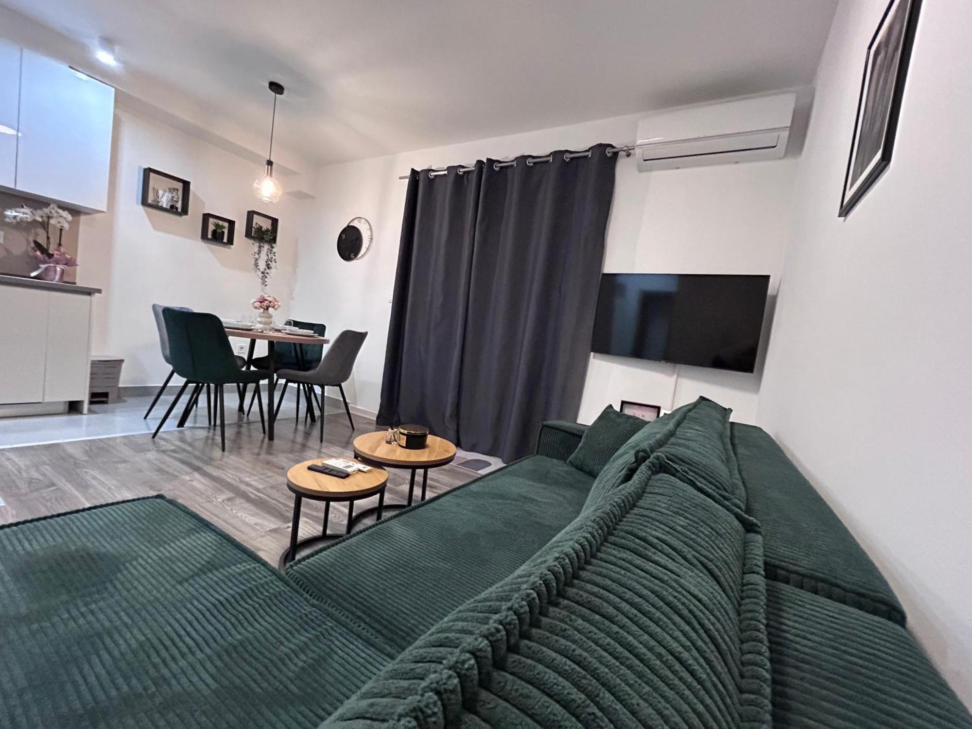 Appartamento Apartman Zen Kaštela Esterno foto